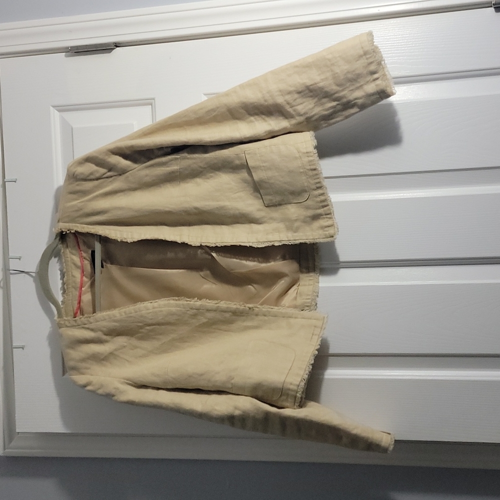 Cropped linen blazer